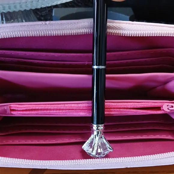 Mercedes-Benz Parfum Pink  Wallet - Picture 8 of 8